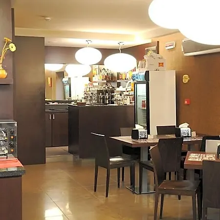 Fly Hotel Casoria