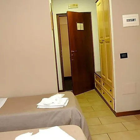 Fly Hotel